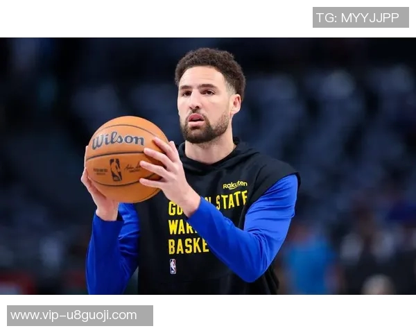 克莱首节表现抢眼三分球精准命中助力球队得分6分 克莱首节表现抢眼三分球精准命中助力球队得分6分