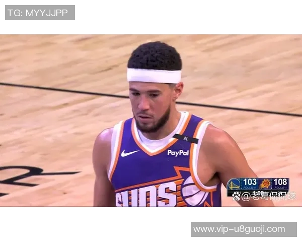 布克首节表现惊艳三分球全中助力球队轻松领先 布克首节表现惊艳三分球全中助力球队轻松领先