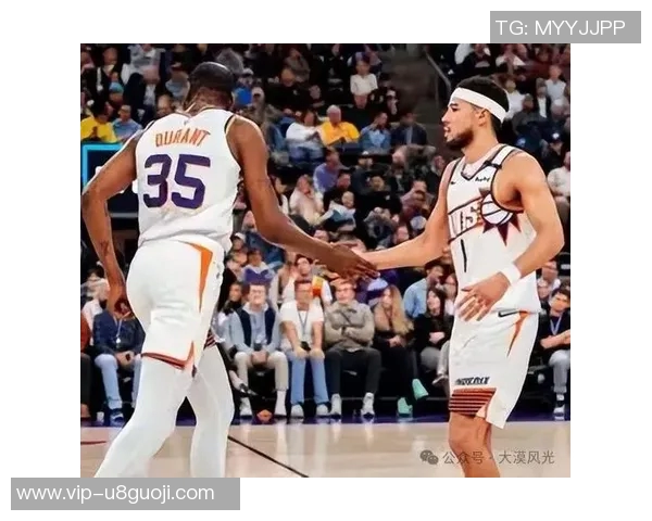 布克创历史新高前八场场均30分5助攻命中率超五成三分命中率达四成