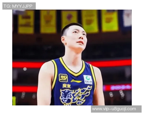 媒体人分享广东全运男篮探班照片赵睿身穿北京T恤与胡明轩崔永熙同框合影 媒体人分享广东全运男篮探班照片赵睿身穿北京T恤与胡明轩崔永熙同框合影